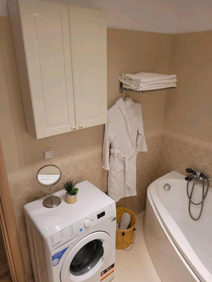 Appartement Apartament Ana à Bucarest Extérieur photo